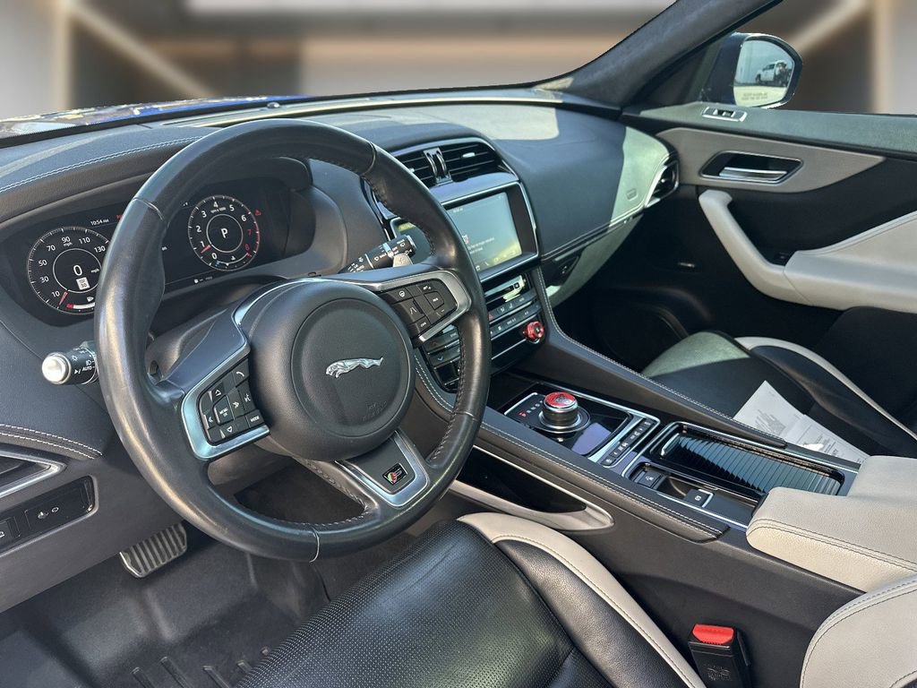 Used 2020 Jaguar F-PACE S image 6
