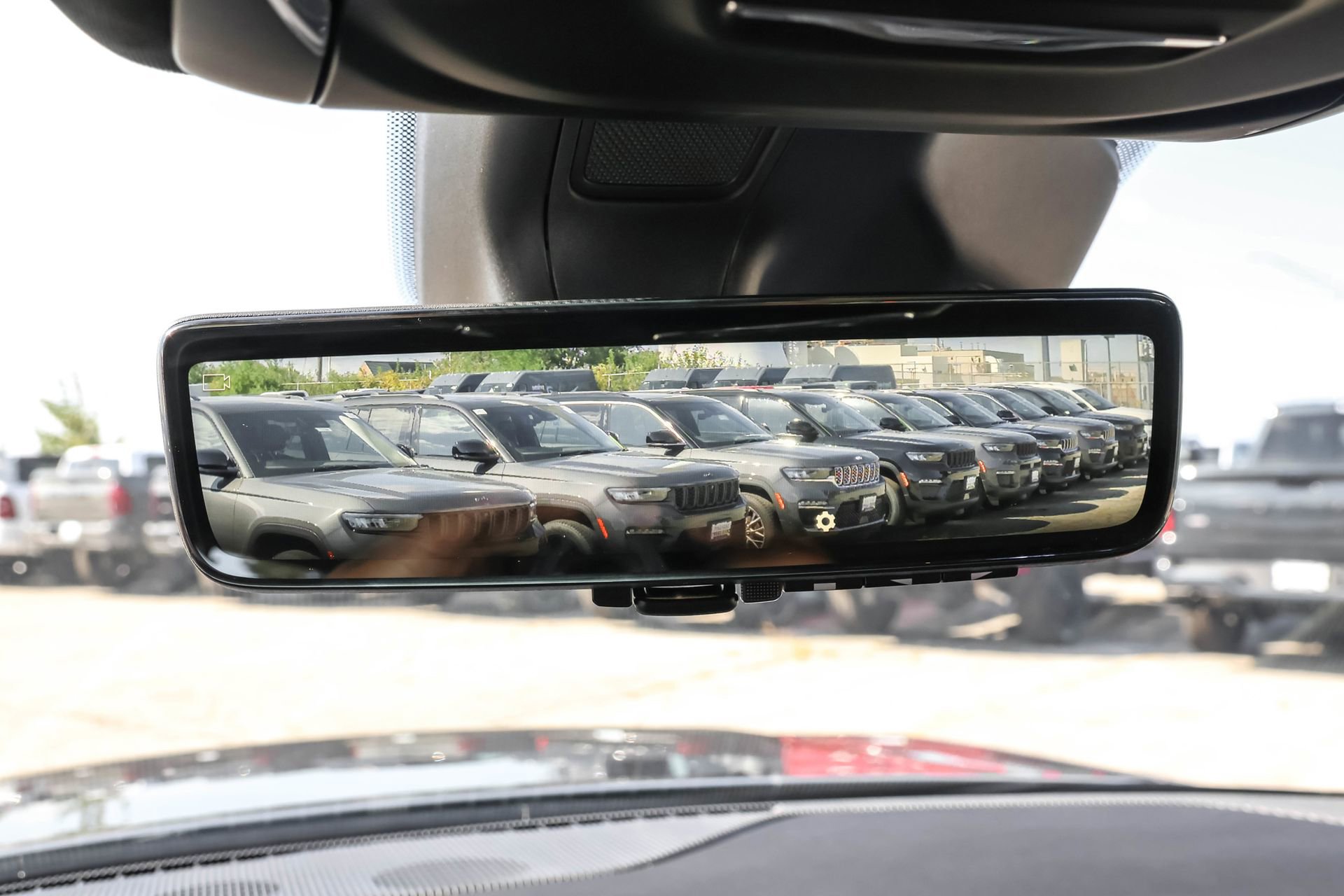 New 2025 Jeep Grand Cherokee Limited w/ Luxury Tech Group II image 29