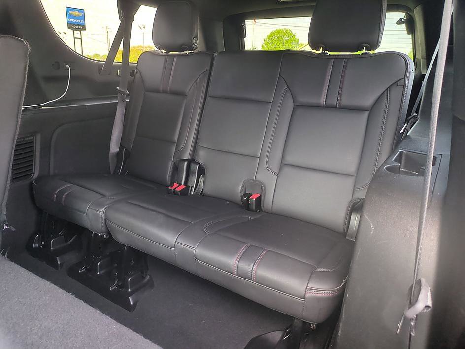 Used 2024 Chevrolet Suburban RST RWD image 30