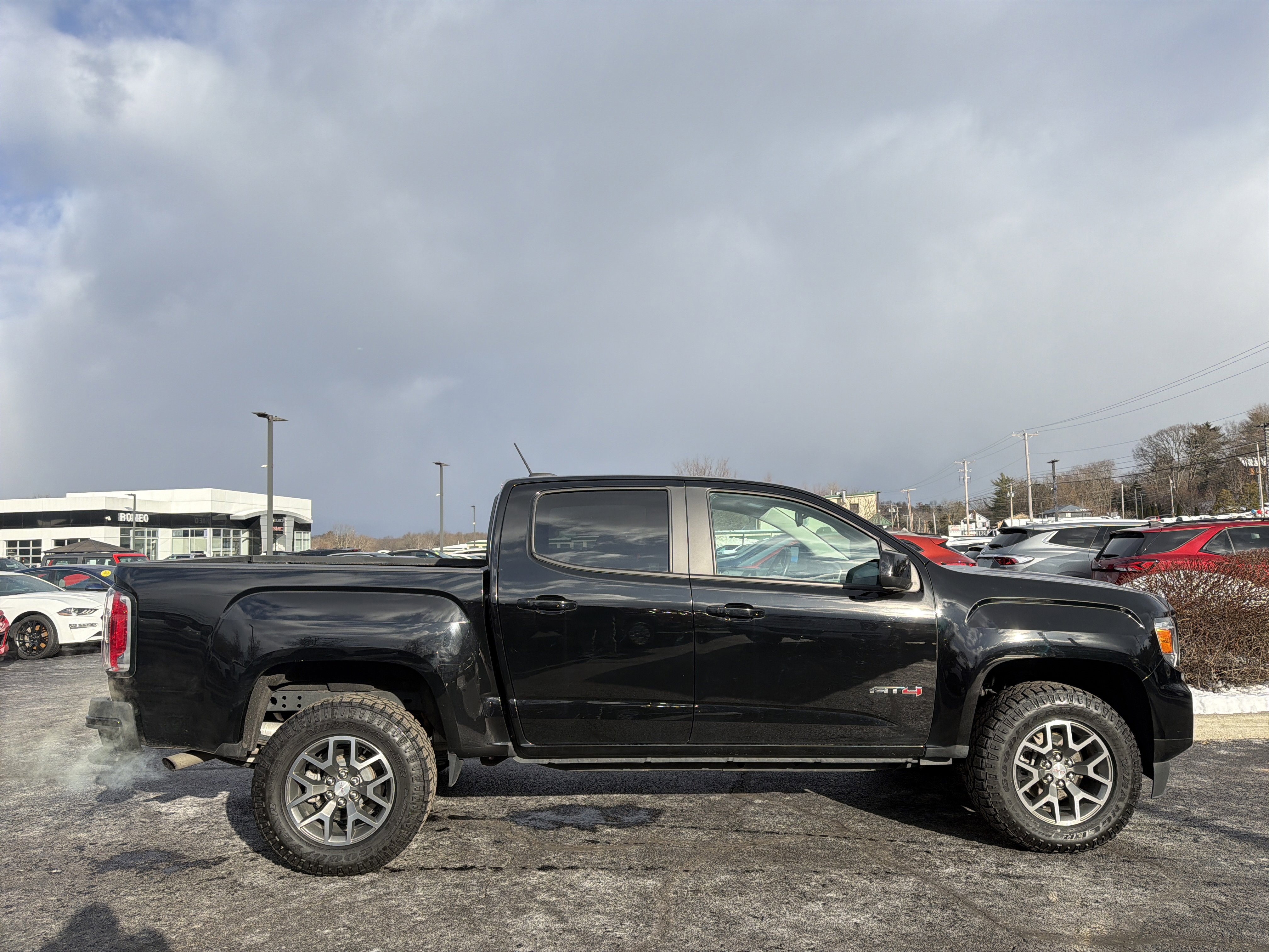 Used 2022 GMC Canyon AT4 w/ Trailering Package image 4