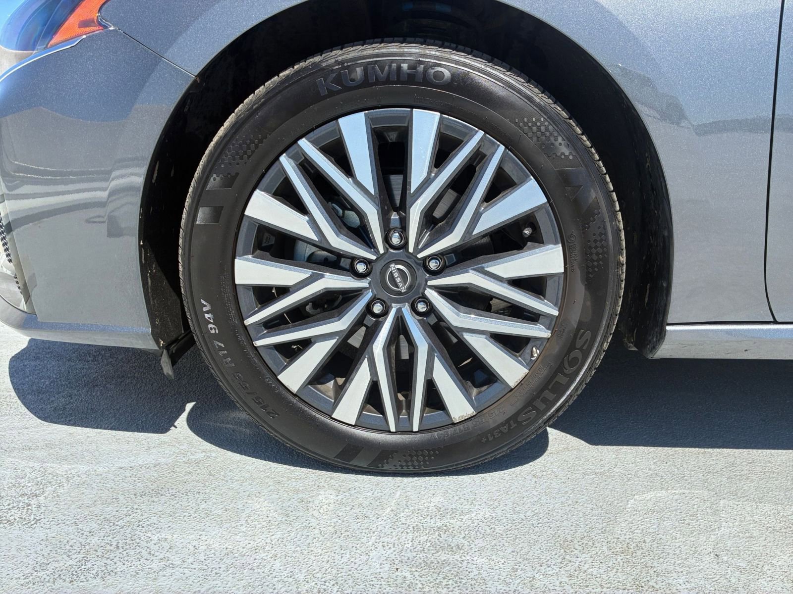 Used 2025 Nissan Altima 2.5 SV FWD image 30
