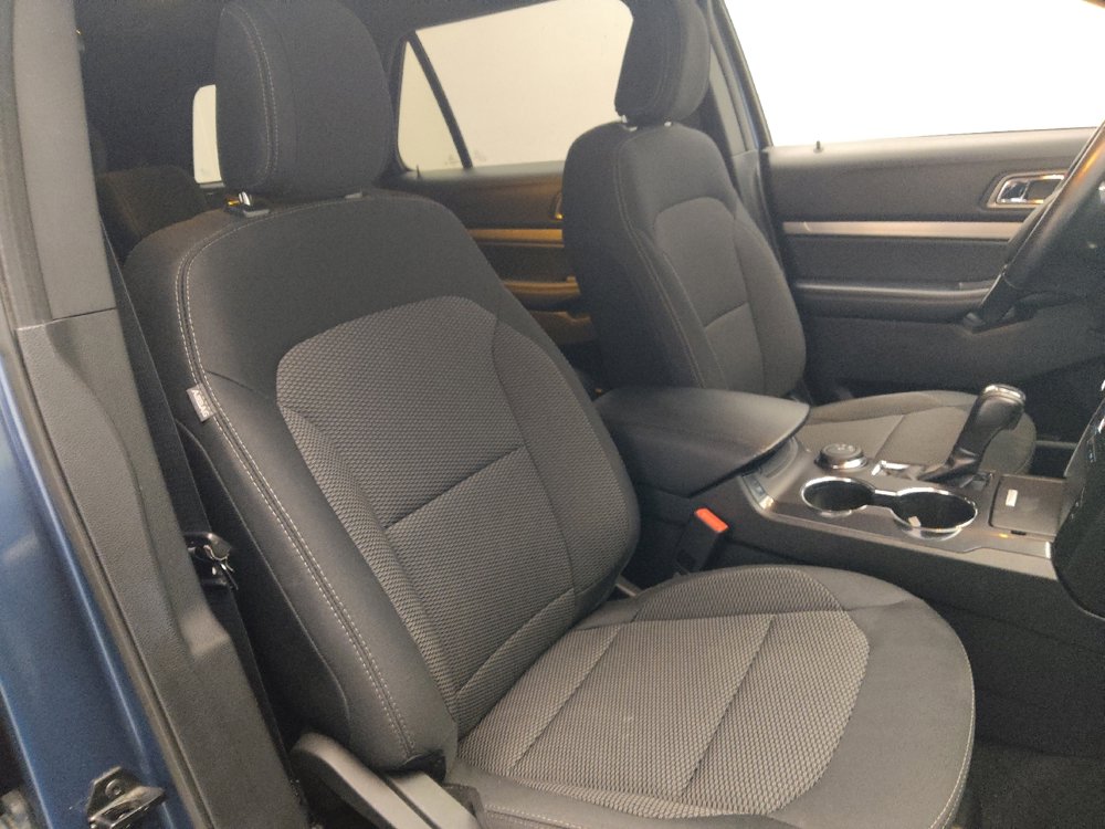 Used 2018 Ford Explorer XLT AWD/4WD image 21