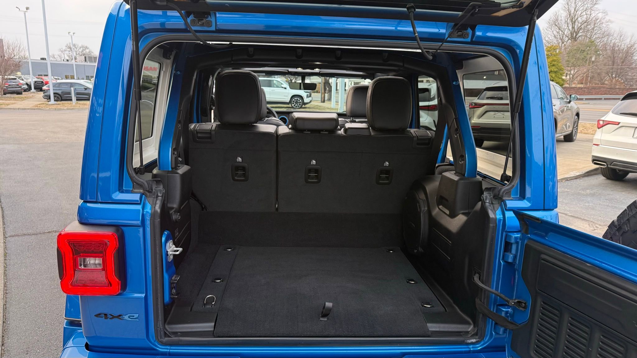 Used 2022 Jeep Wrangler Unlimited Sahara image 28