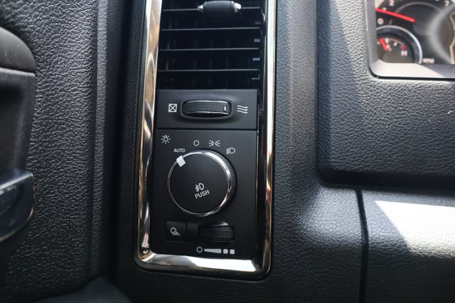 Used 2016 RAM 1500 Sport RWD image 16