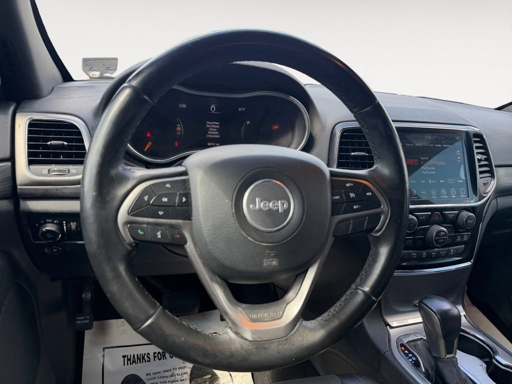 Used 2019 Jeep Grand Cherokee Laredo w/ Laredo X Package AWD/4WD image 12