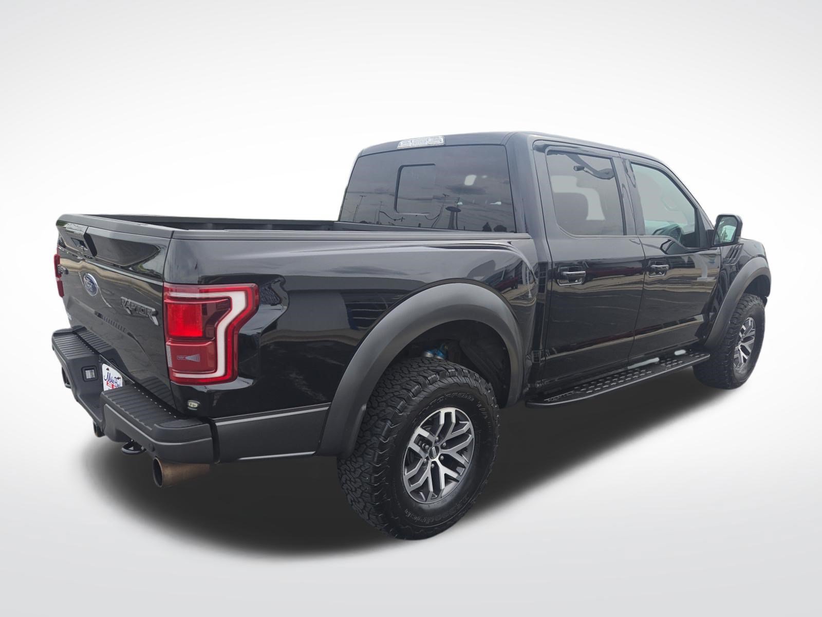 Used 2017 Ford F150 Raptor w/ Equipment Group 802A Luxury AWD/4WD image 6