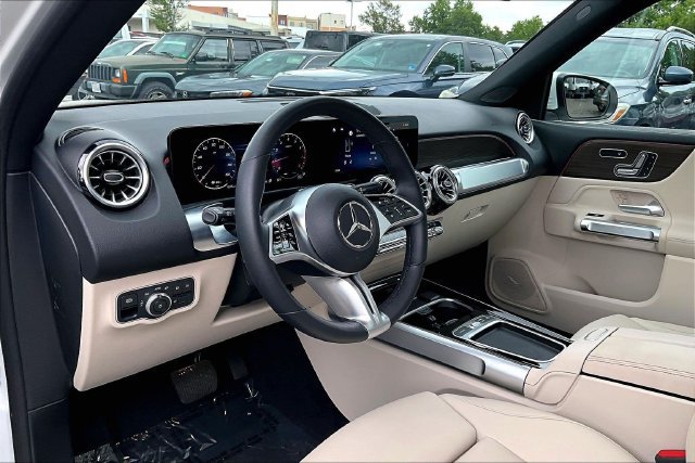 Used 2026 Mercedes-Benz GLB 250 4MATIC image 14
