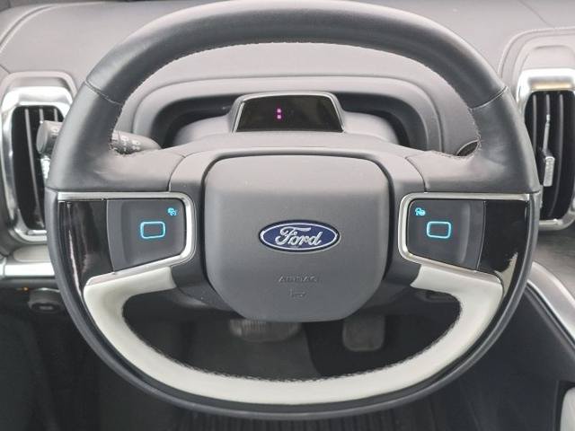 Certified 2025 Ford Expedition Platinum w/ Driver's Package AWD/4WD image 17