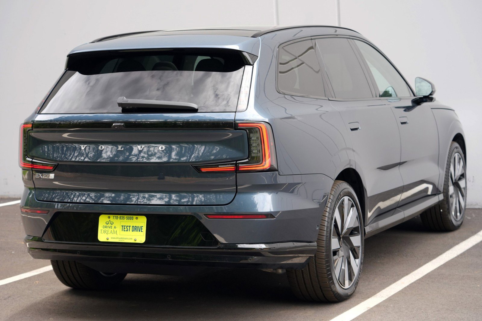 Used 2025 Volvo EX90 Plus AWD/4WD image 52