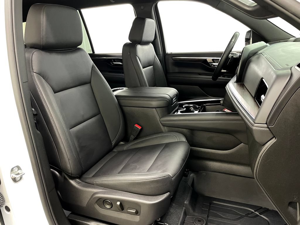 Used 2026 Chevrolet Tahoe LT w/ Comfort Package AWD/4WD image 47
