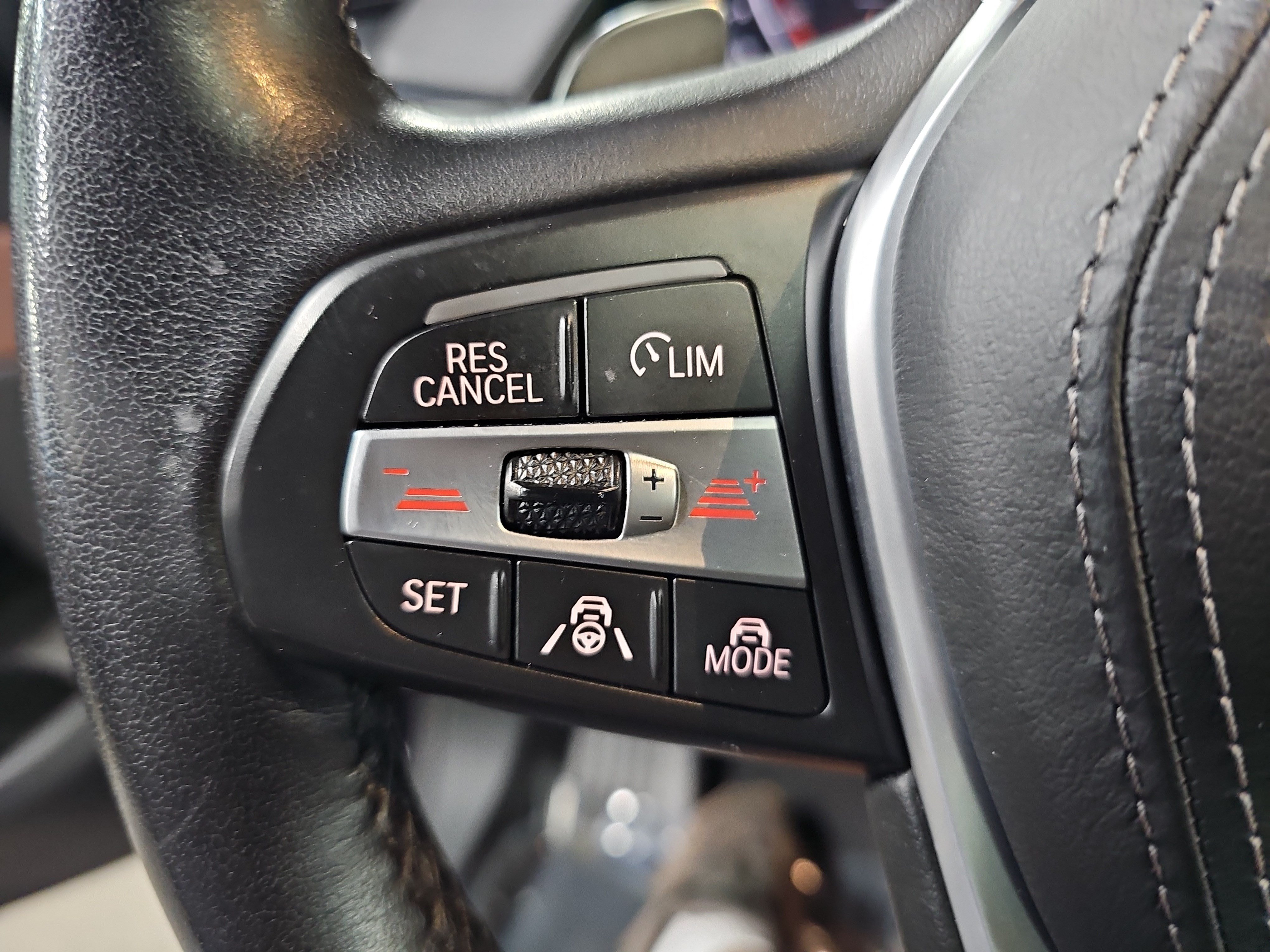 Used 2020 BMW X5 xDrive40i w/ Premium Package AWD/4WD image 17
