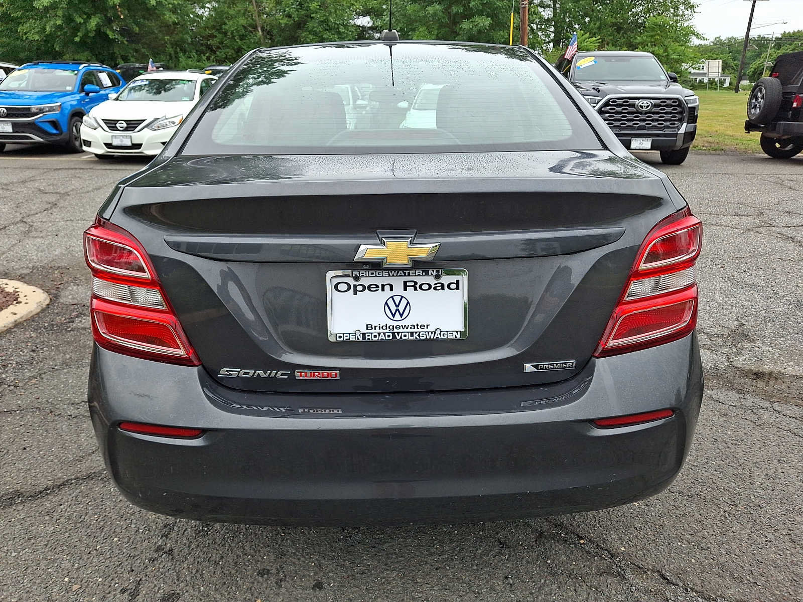 Used 2018 Chevrolet Sonic Premier FWD image 5