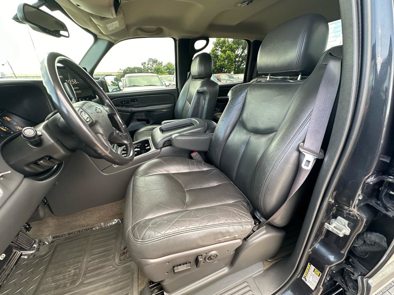 Used 2004 Chevrolet Silverado 2500 LT w/ Skid Plate Package AWD/4WD image 27