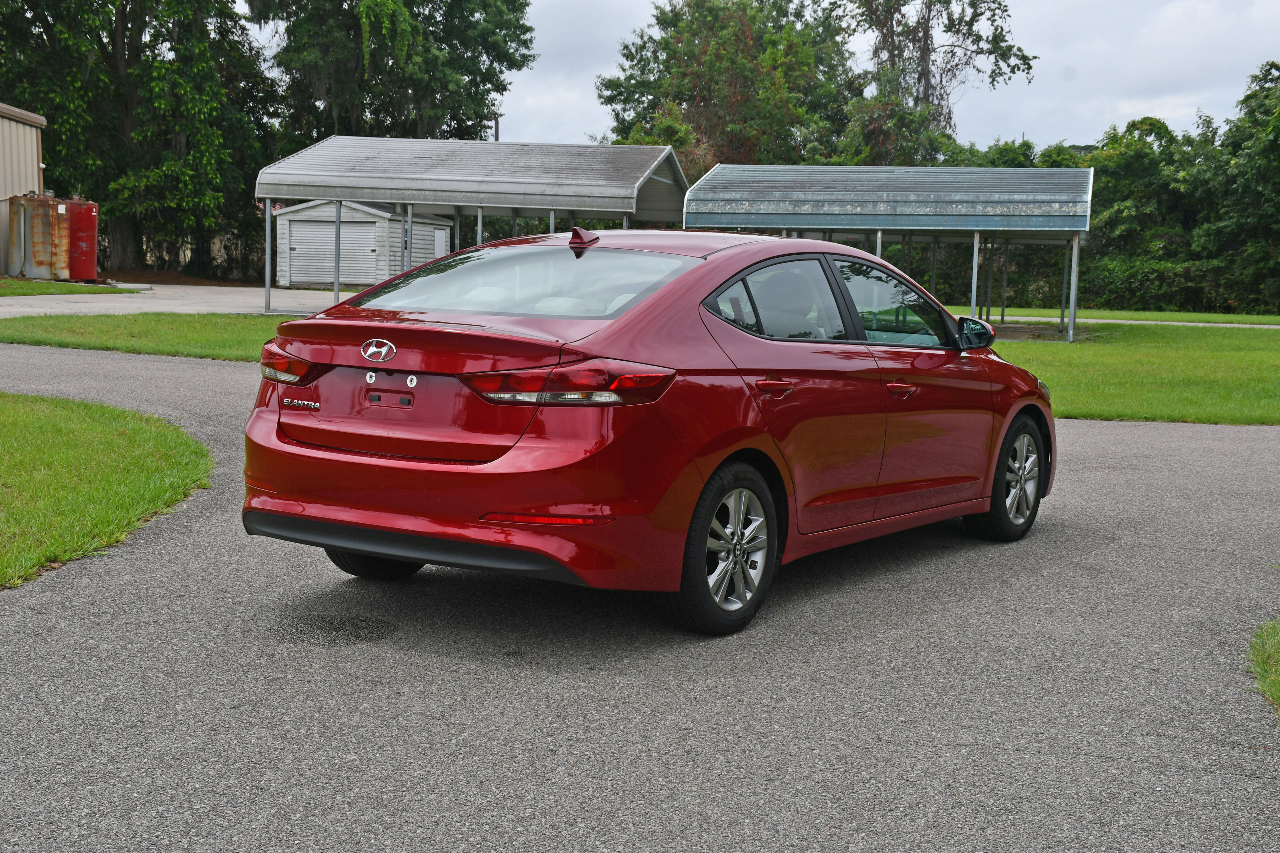 Used 2017 Hyundai Elantra Value Edition FWD image 4