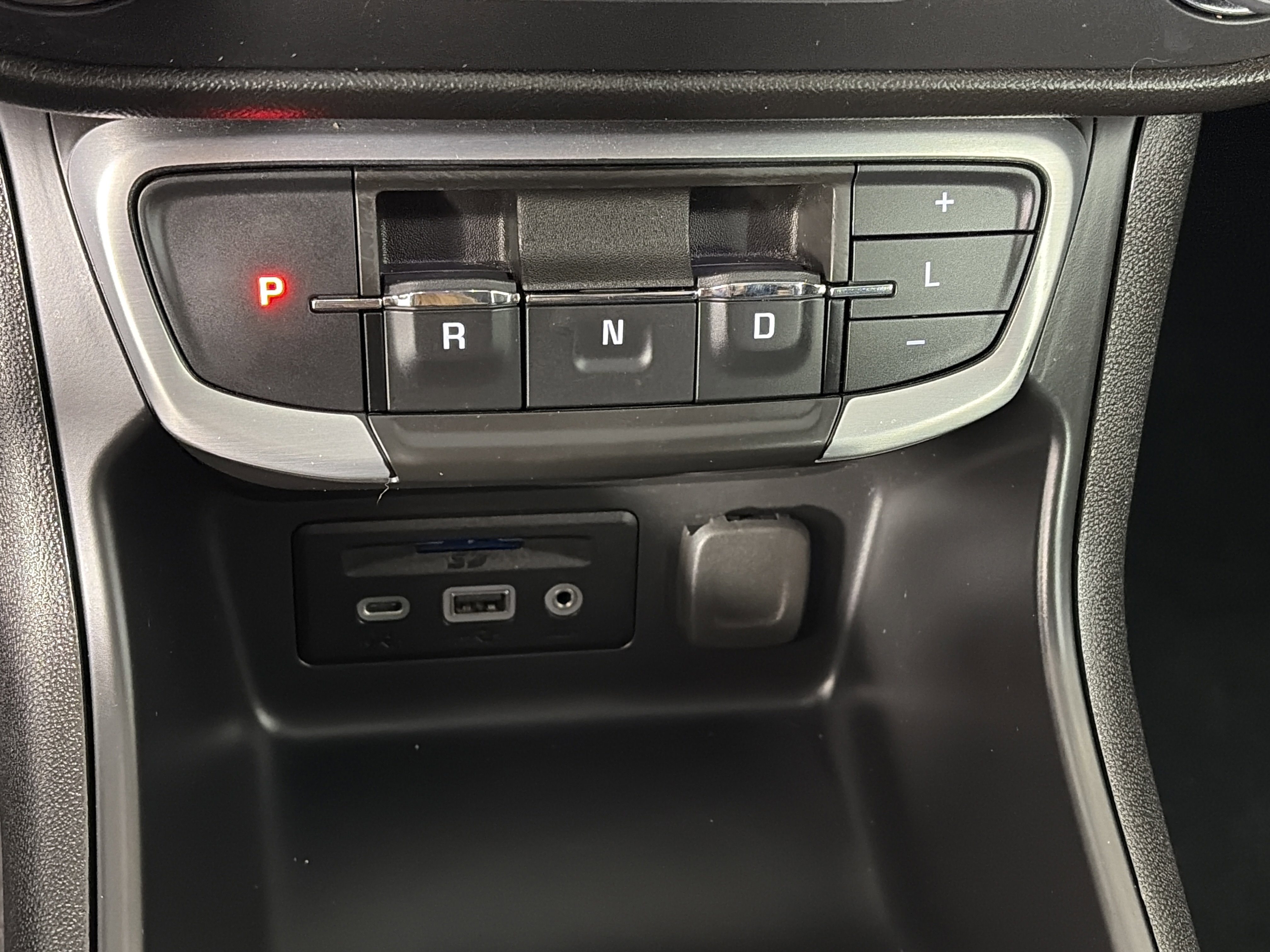 Certified 2024 GMC Terrain SLT image 24