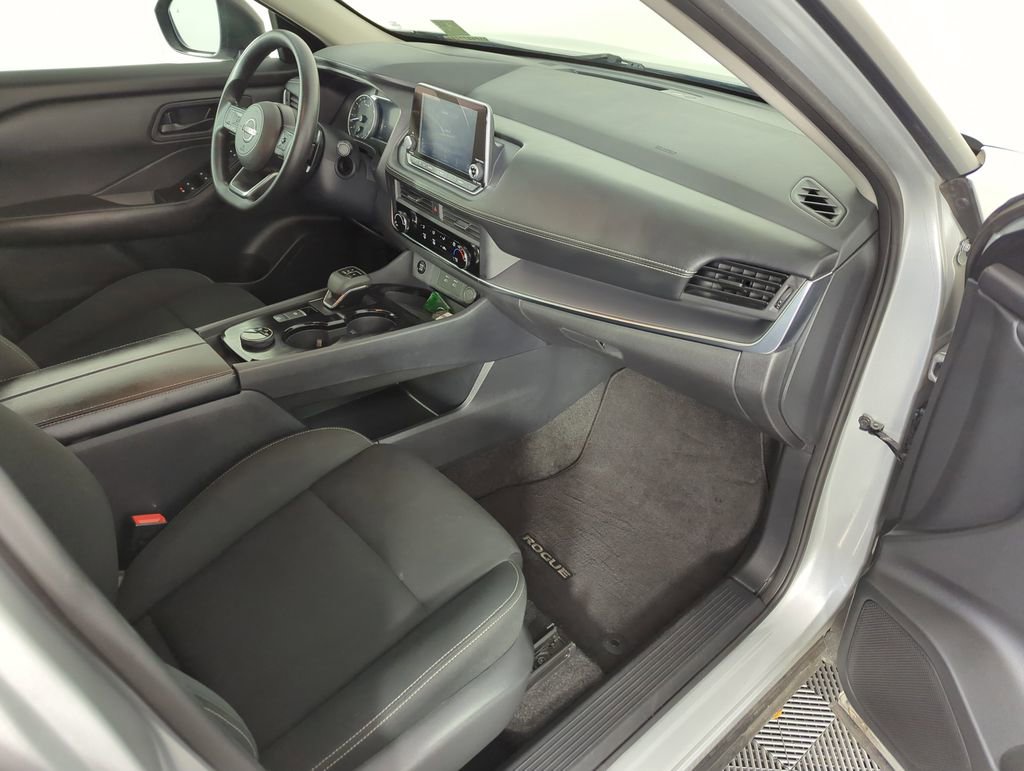 Used 2024 Nissan Rogue S image 34