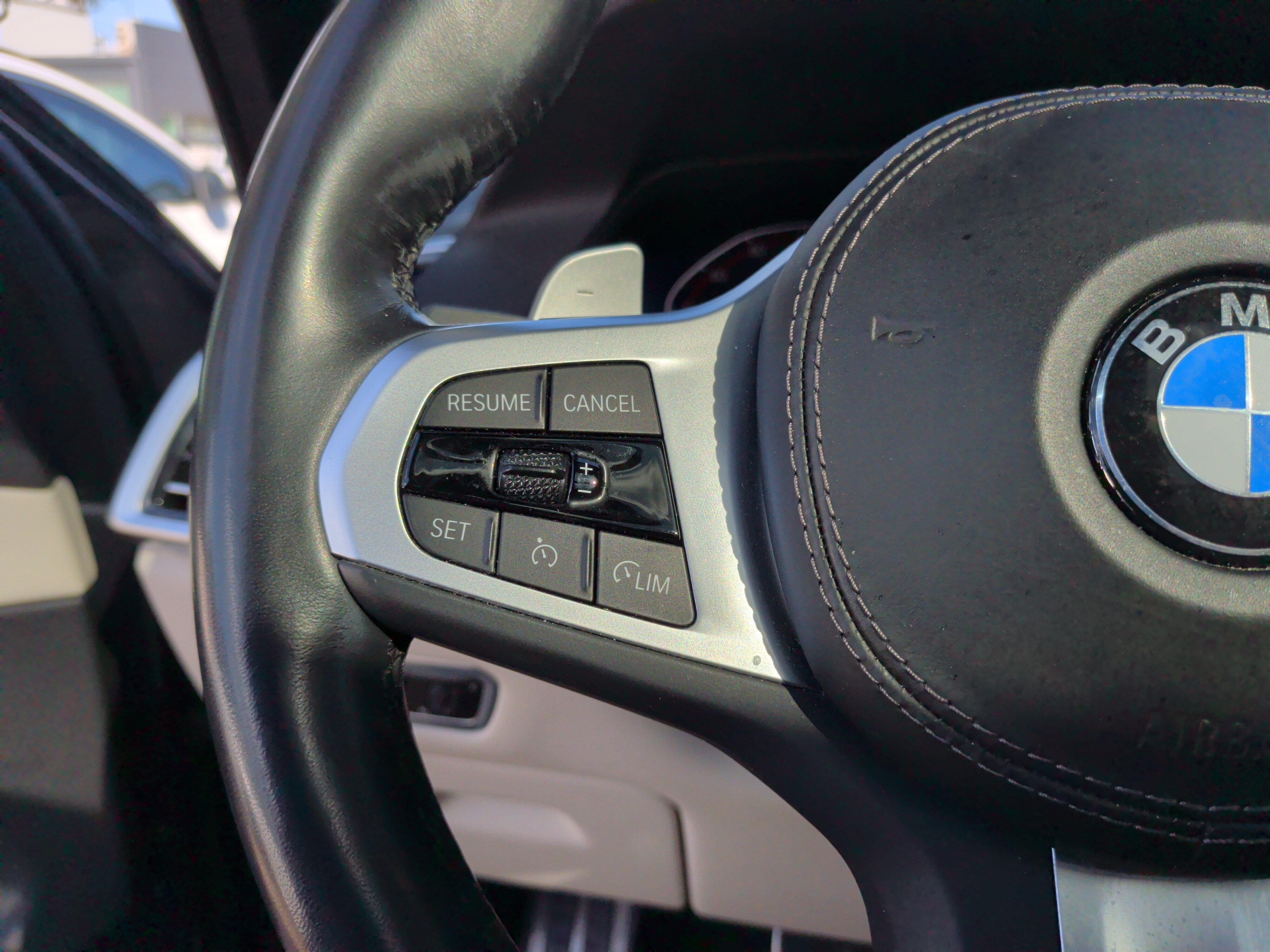 Used 2022 BMW X5 sDrive40i w/ M Sport Package RWD image 18