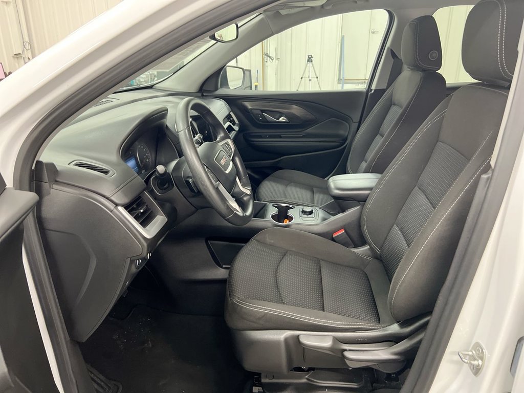 Used 2024 GMC Terrain SLE AWD/4WD image 19