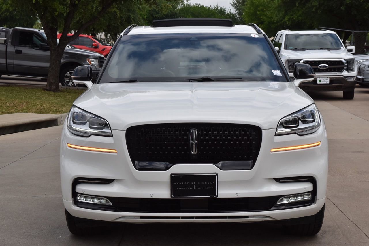Used 2022 Lincoln Aviator Reserve w/ Equipment Group 201A image 3