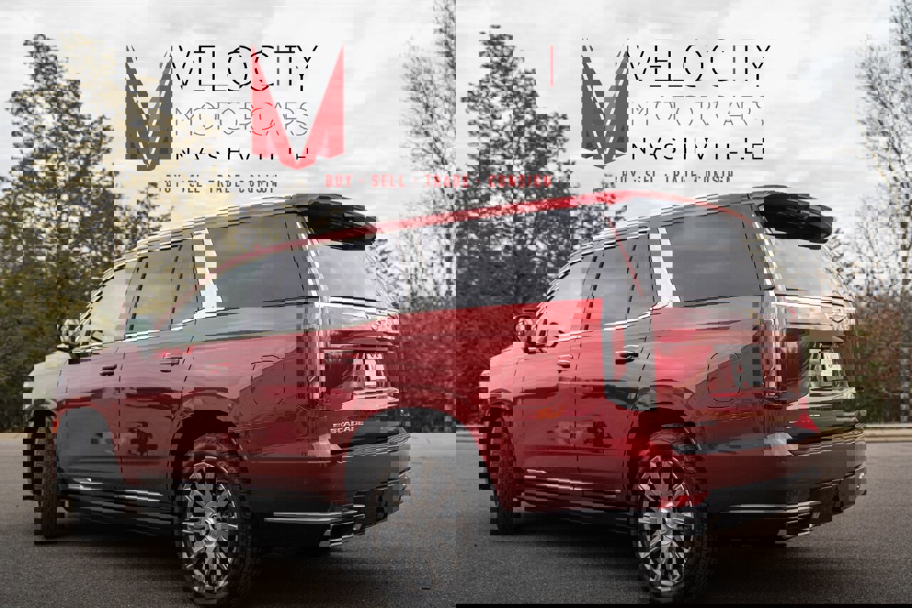 Used 2023 Cadillac Escalade Premium Luxury Platinum image 4