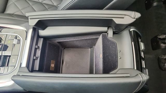 Used 2024 BMW X7 xDrive40i w/ M Sport Package image 61