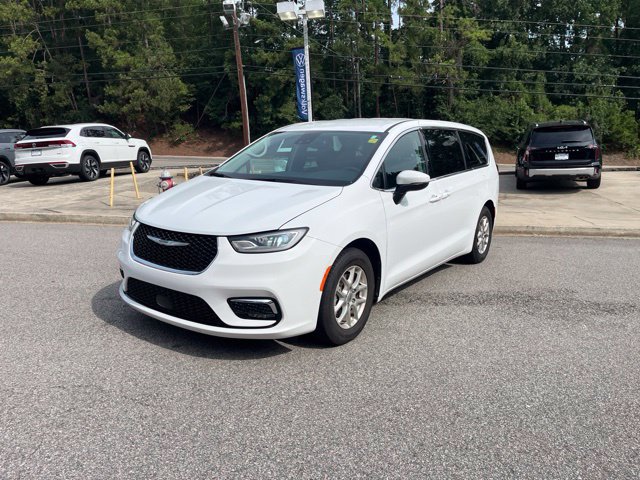 Used 2023 Chrysler Pacifica Touring-L FWD image 37