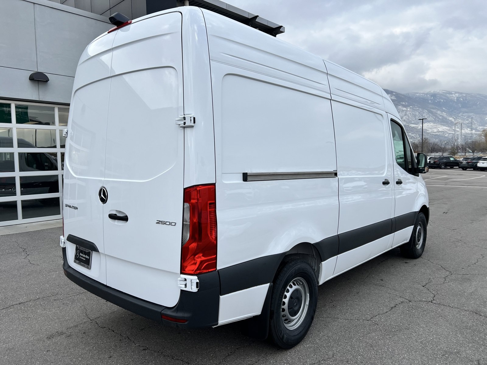 Used 2025 Mercedes-Benz Sprinter 2500 image 14