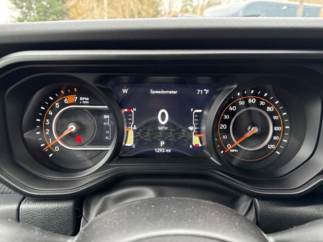 Used 2025 Jeep Wrangler Unlimited Rubicon w/ Technology Group image 19