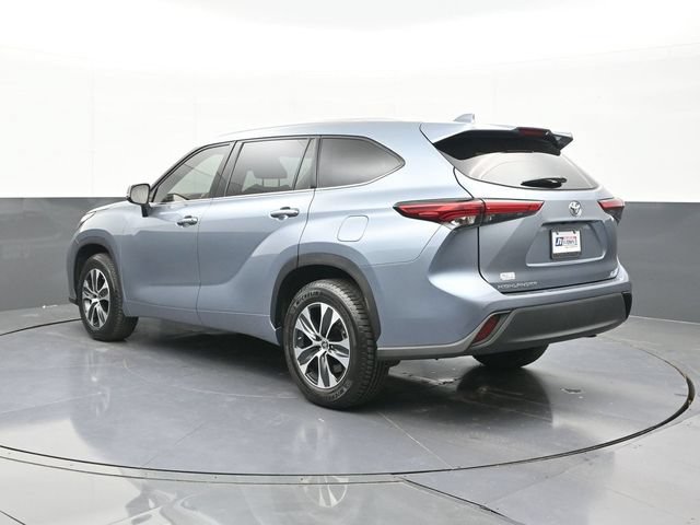 Used 2021 Toyota Highlander XLE FWD image 9