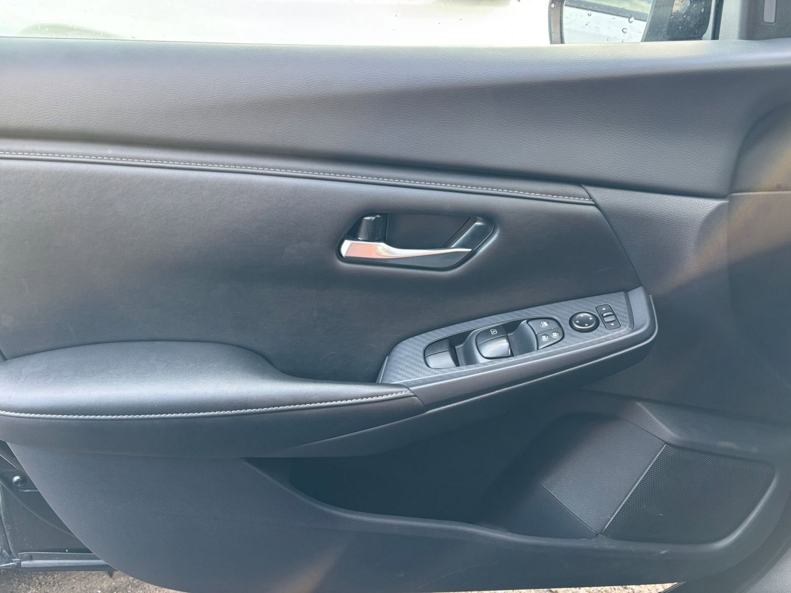 Used 2025 Nissan Sentra SV image 18