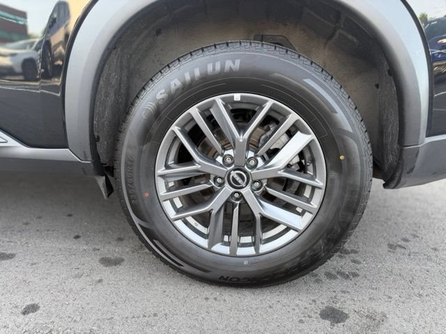 Used 2024 Nissan Rogue S AWD/4WD image 27