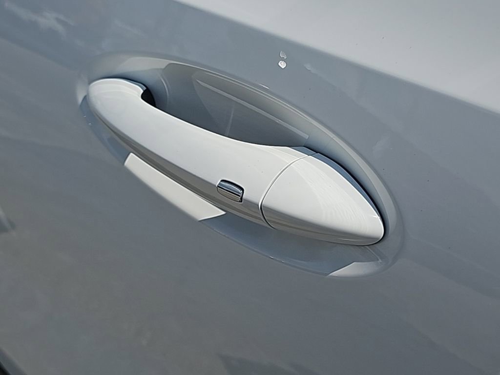 New 2025 Buick Envision Sport Touring image 9