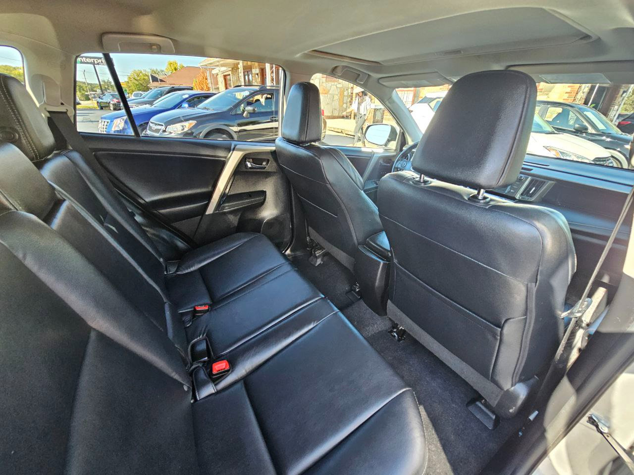 Used 2015 Toyota RAV4 Limited image 16