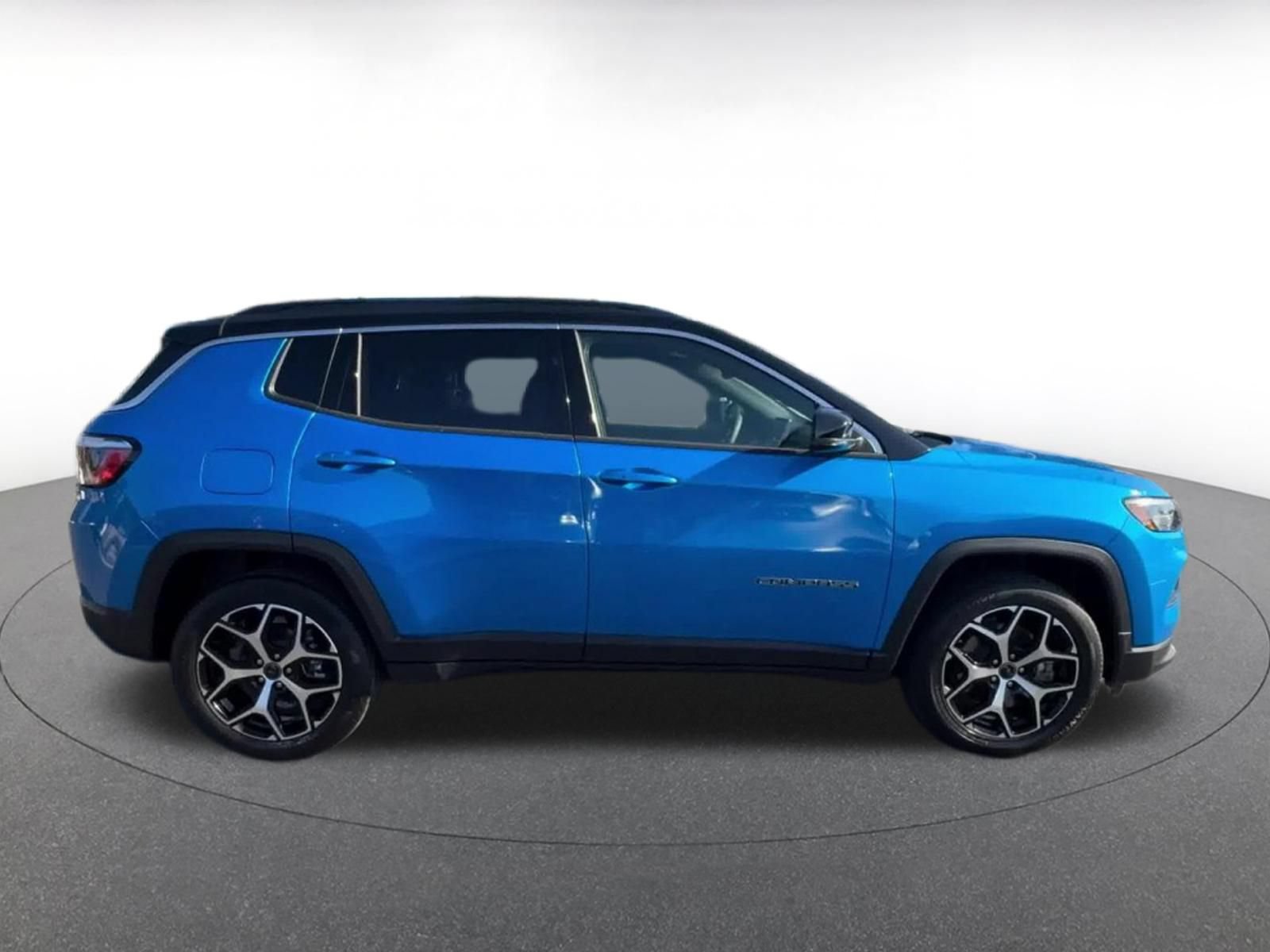 Used 2025 Jeep Compass Limited AWD/4WD image 16
