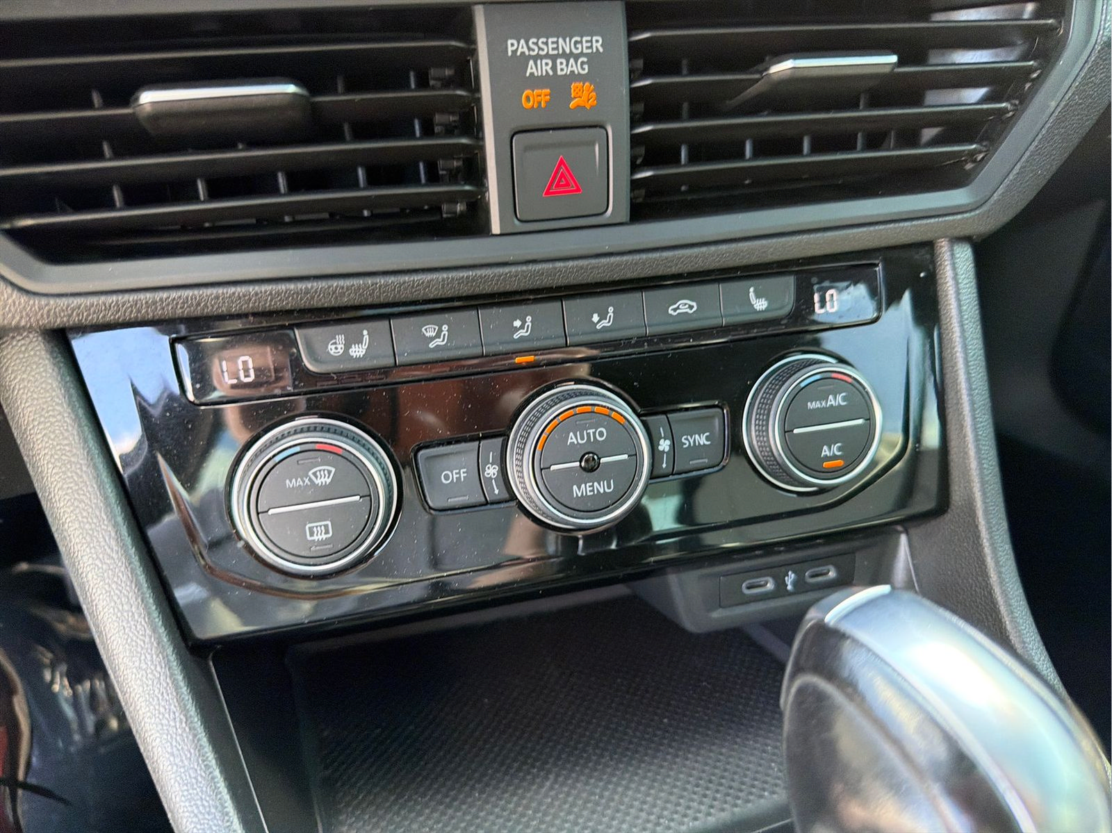 Used 2020 Volkswagen Jetta R-Line w/ R-Line Cold Weather Package FWD image 21