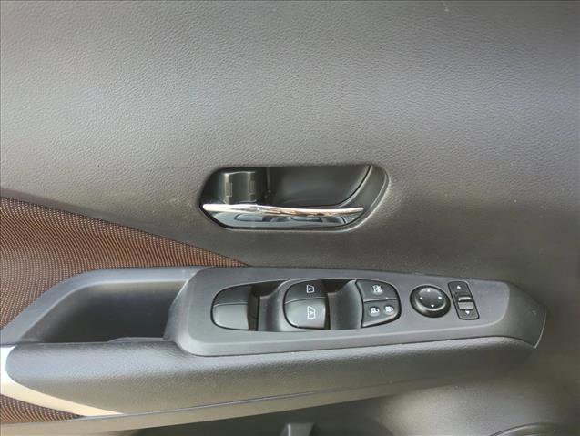 Used 2024 Nissan Kicks SR image 11