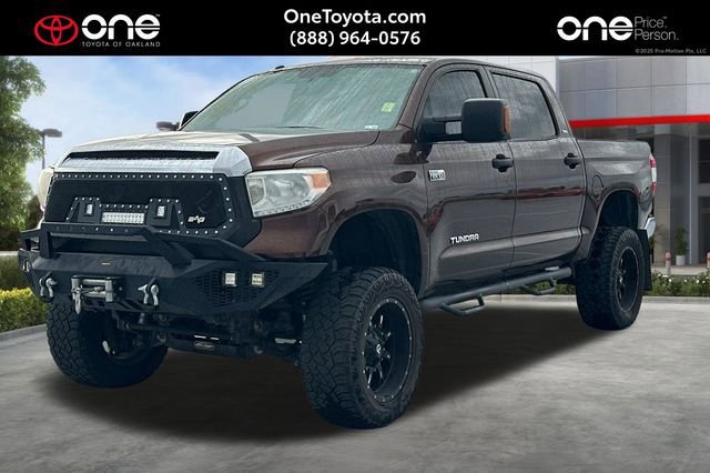 Used 2017 Toyota Tundra SR5 w/ SR5 Upgrade Package