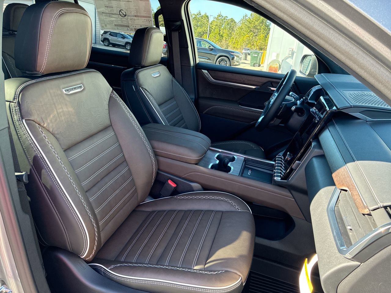 New 2026 GMC Acadia Denali Ultimate w/ LPO, Floor Liner Package image 64