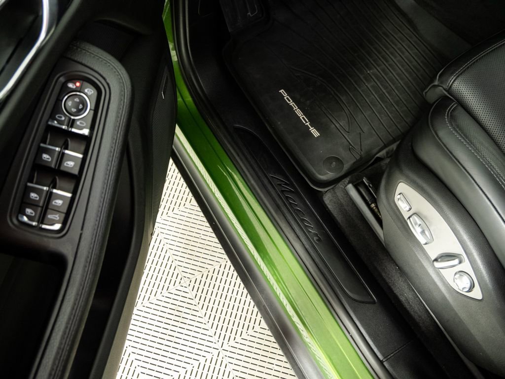 Used 2019 Porsche Macan AWD/4WD image 8