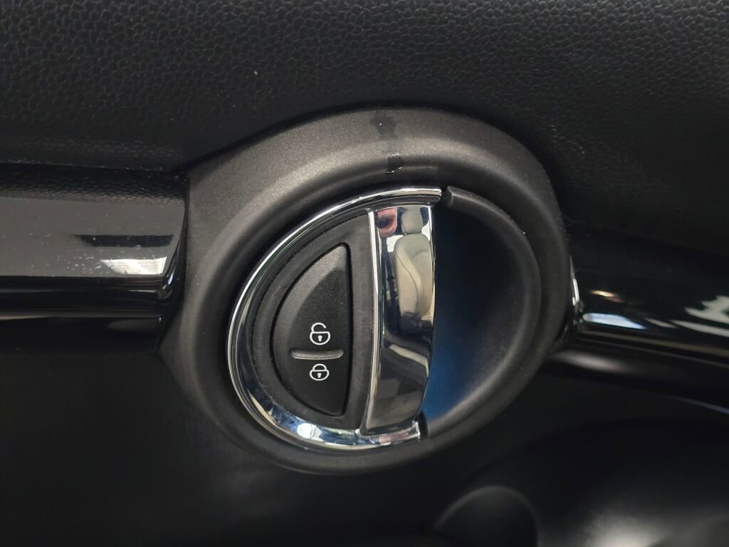 Used 2023 MINI Cooper SE image 29