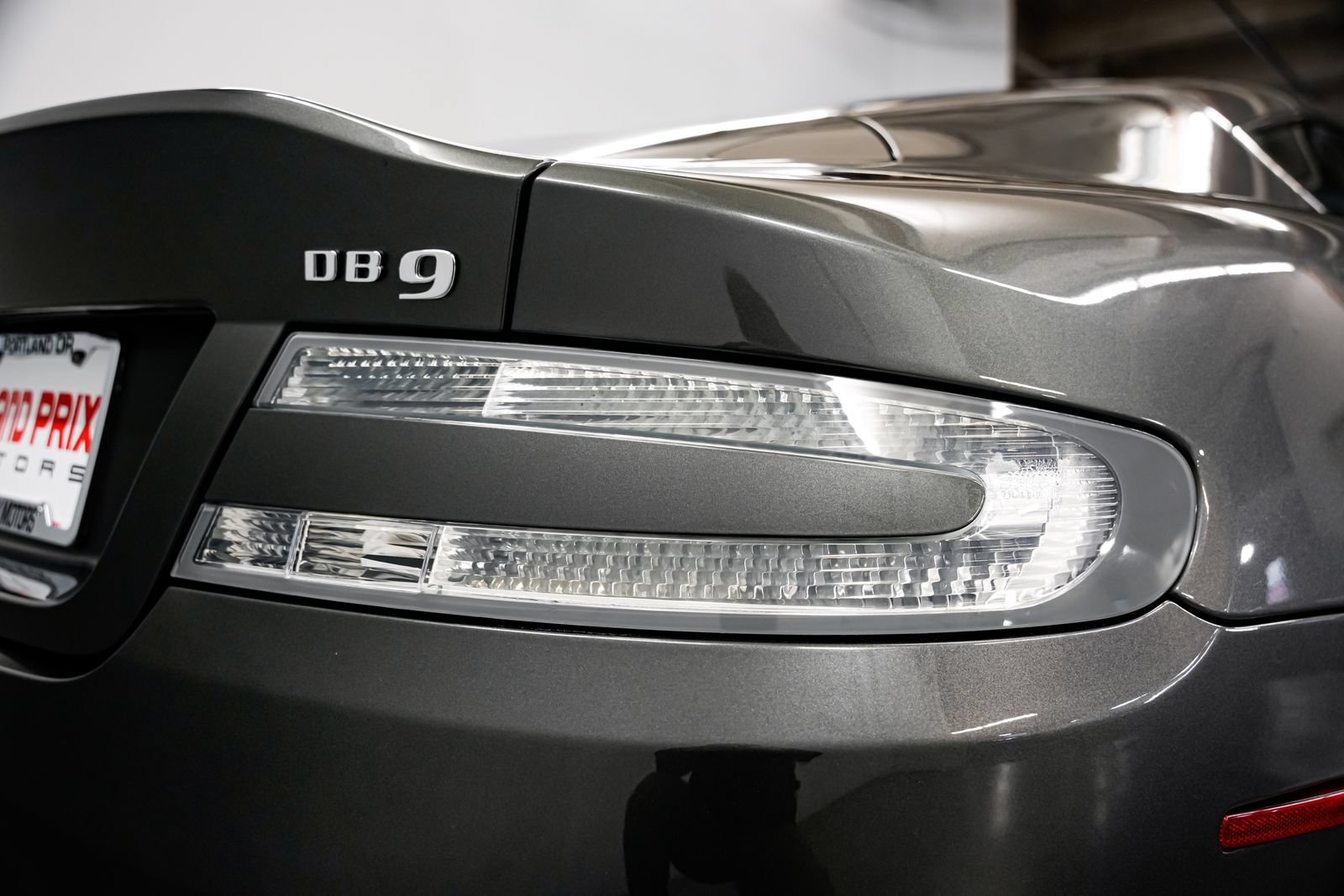 Used 2014 Aston Martin DB9 Coupe RWD image 34