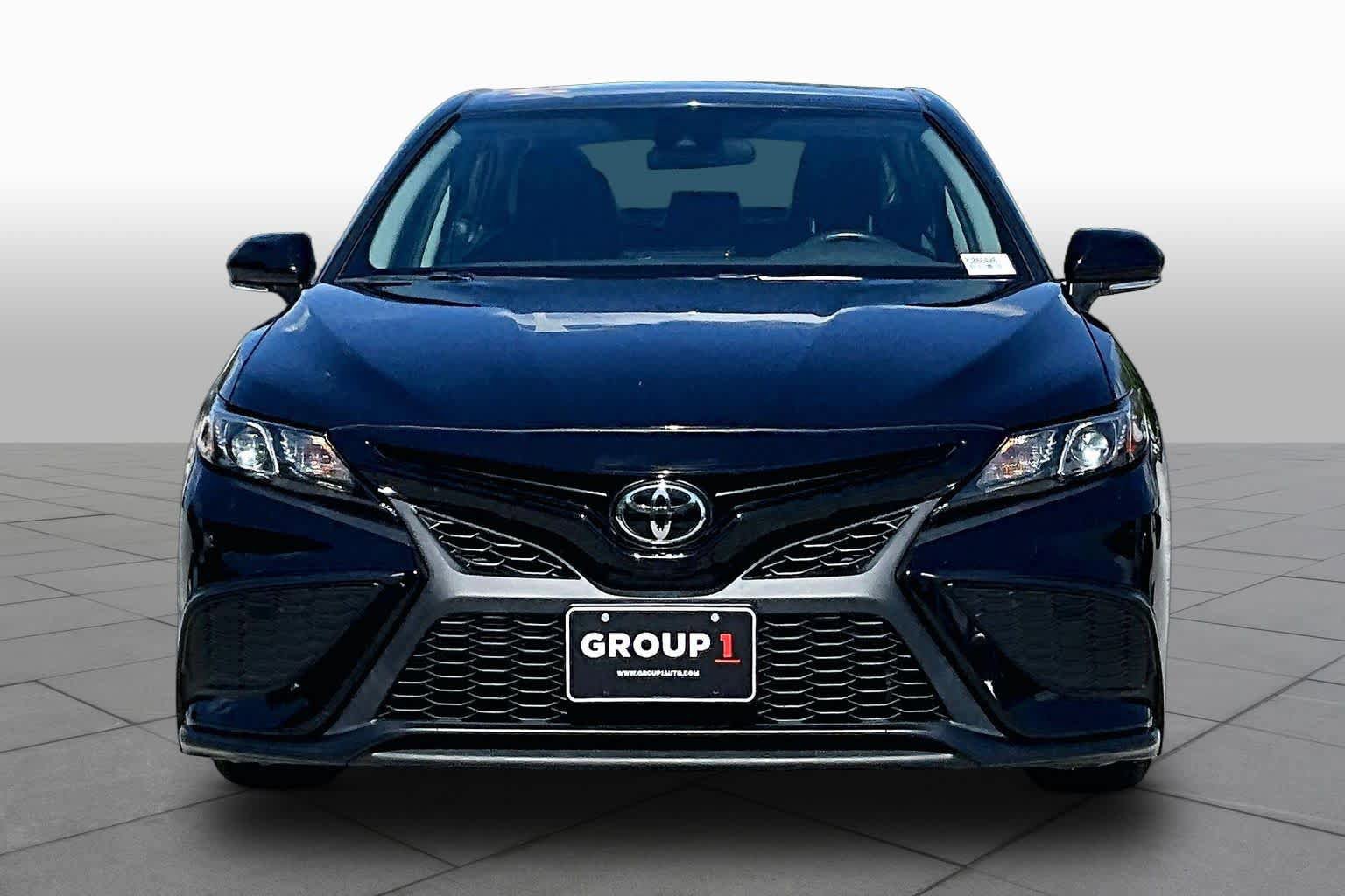 Used 2024 Toyota Camry SE FWD image 4