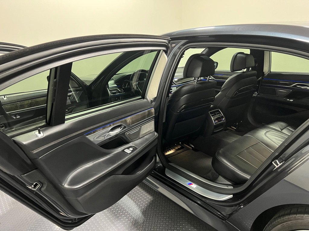 Used 2016 BMW 740i image 12