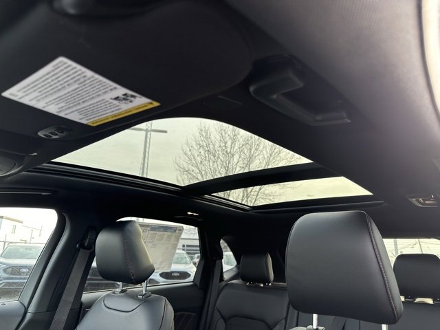 New 2024 Ford Edge ST-Line image 13