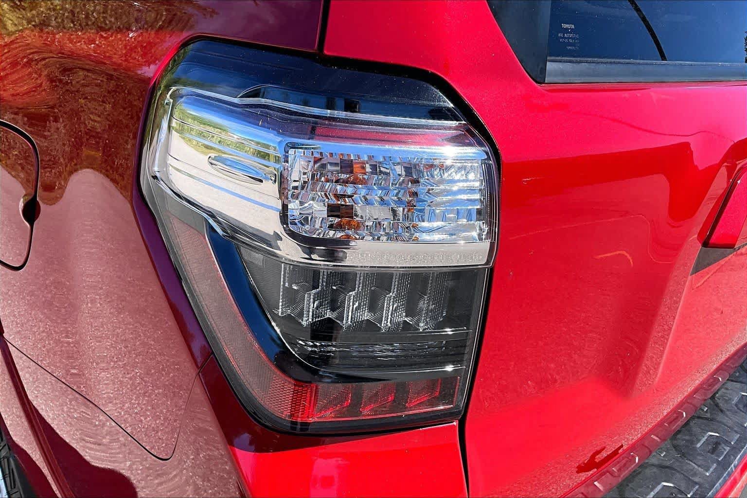 Used 2016 Toyota 4Runner SR5 AWD/4WD image 28