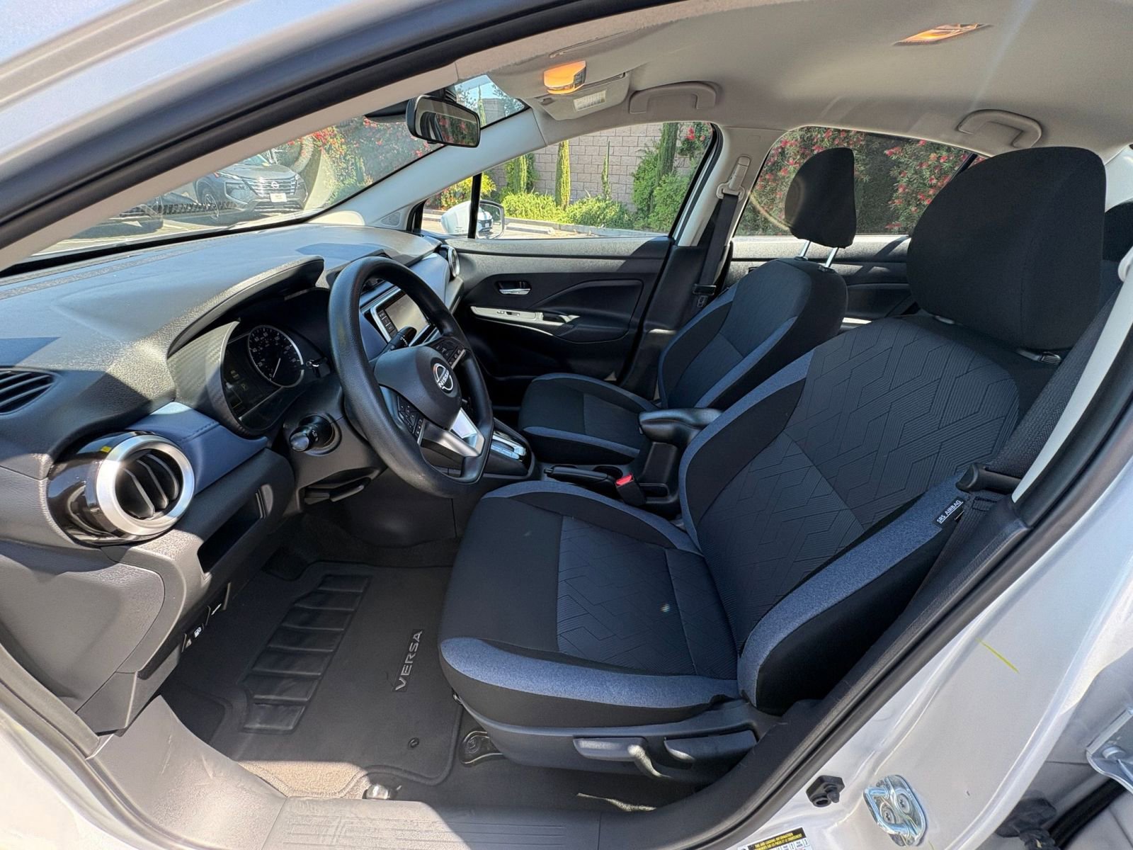 Used 2025 Nissan Versa SV image 24