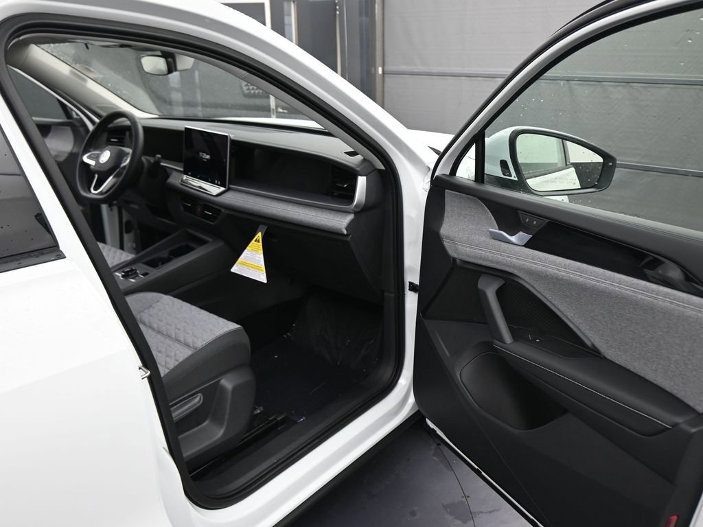 New 2026 Volkswagen Tiguan S image 40