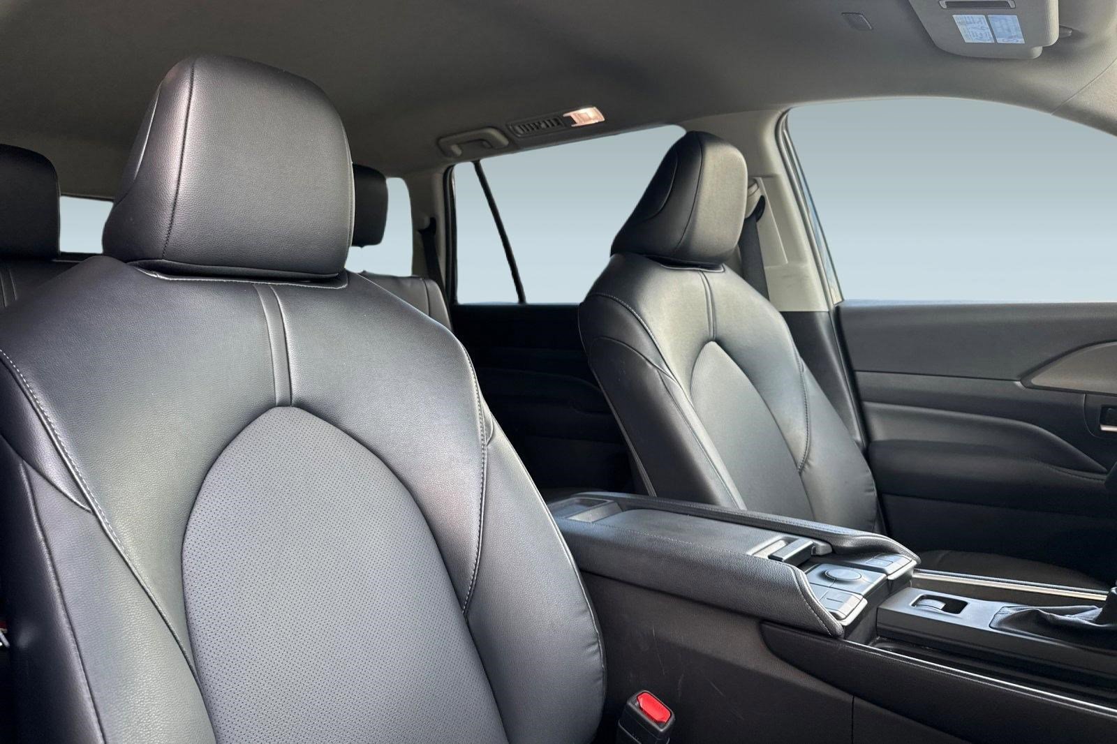 Used 2025 Toyota Grand Highlander FWD image 30