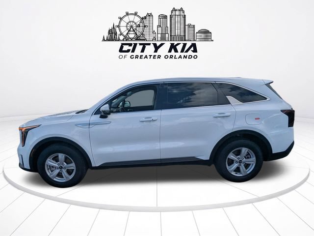 Used 2026 Kia Sorento LX FWD image 2