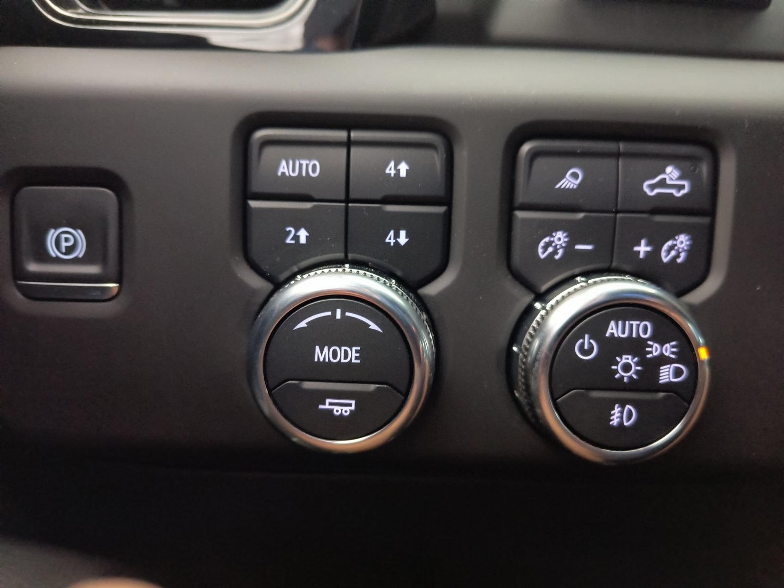 Used 2024 GMC Sierra 2500 AT4X AWD/4WD image 16